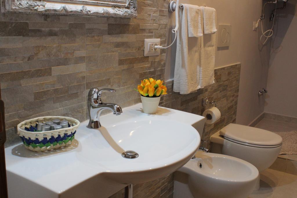 Bed and Breakfast Il Castello Del Re Битонто Экстерьер фото